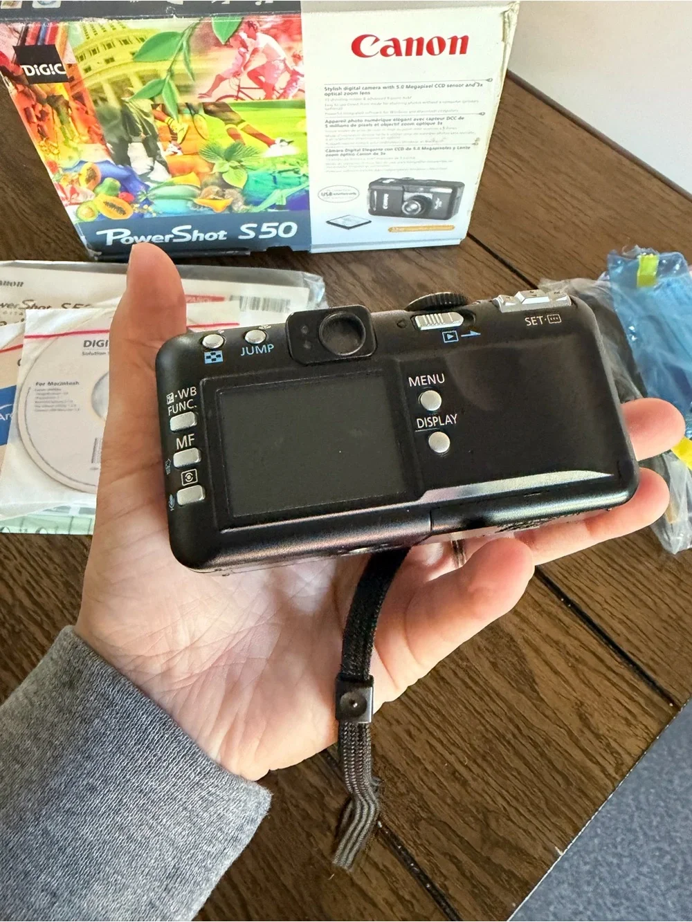 Canon Powershot S50 Digital Camera In Box With Charger Manual Battery